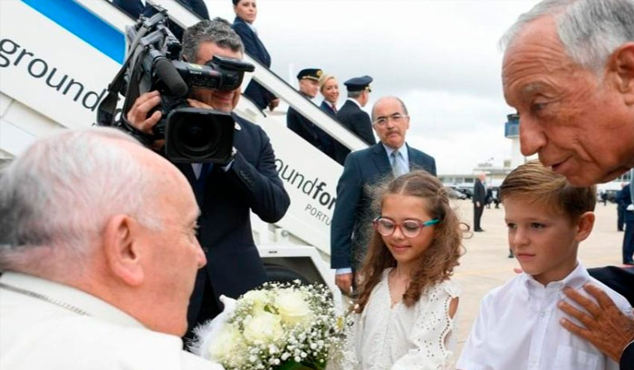 Papa Francisco llega a Lisboa para la JMJ 2023: emocionantes ceremonias y encuentros marcan el inicio del viaje